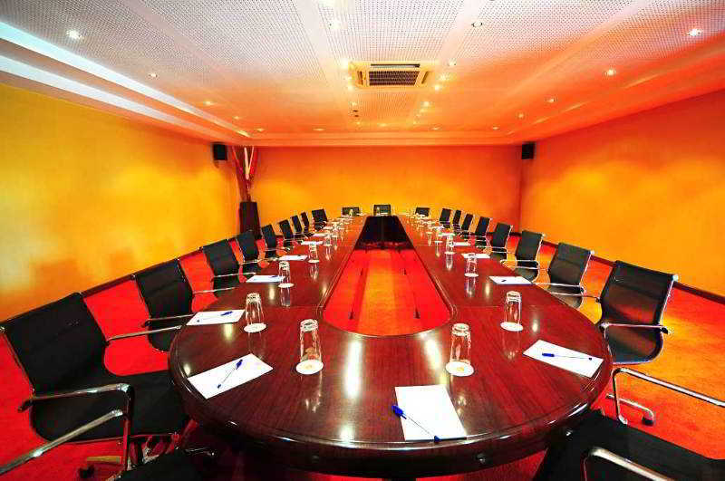 קמפאלה Munyonyo Commonwealth Resort מראה חיצוני תמונה